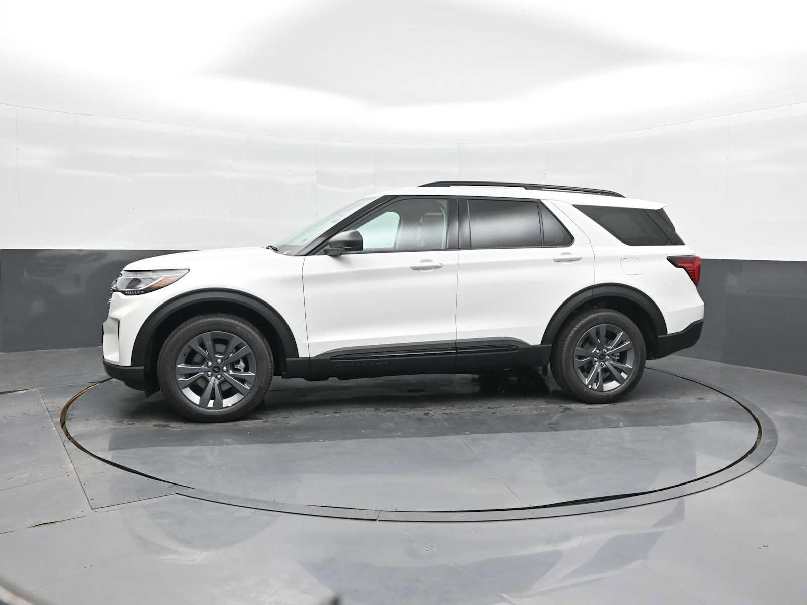 New 2026 Ford Explorer Active w/ Active Comfort Package AWD/4WD image 5