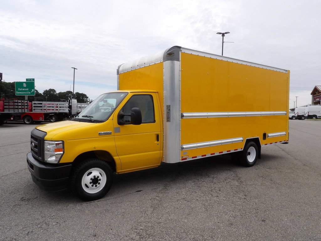 Used 2021 Ford E-350 and Econoline 350 Super Duty RWD image 3