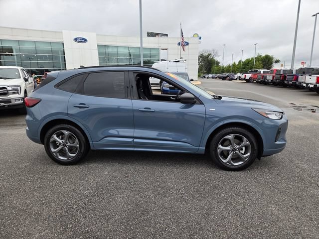 Used 2024 Ford Escape ST-Line w/ Tech Pack #1 FWD image 12