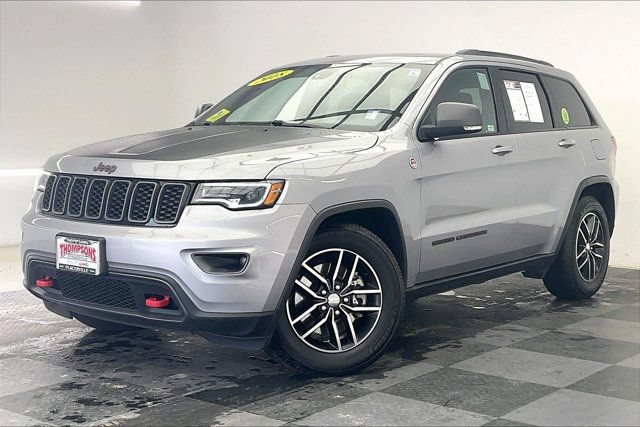 Used 2018 Jeep Grand Cherokee Trailhawk w/ Trailhawk Luxury Group AWD/4WD image 12