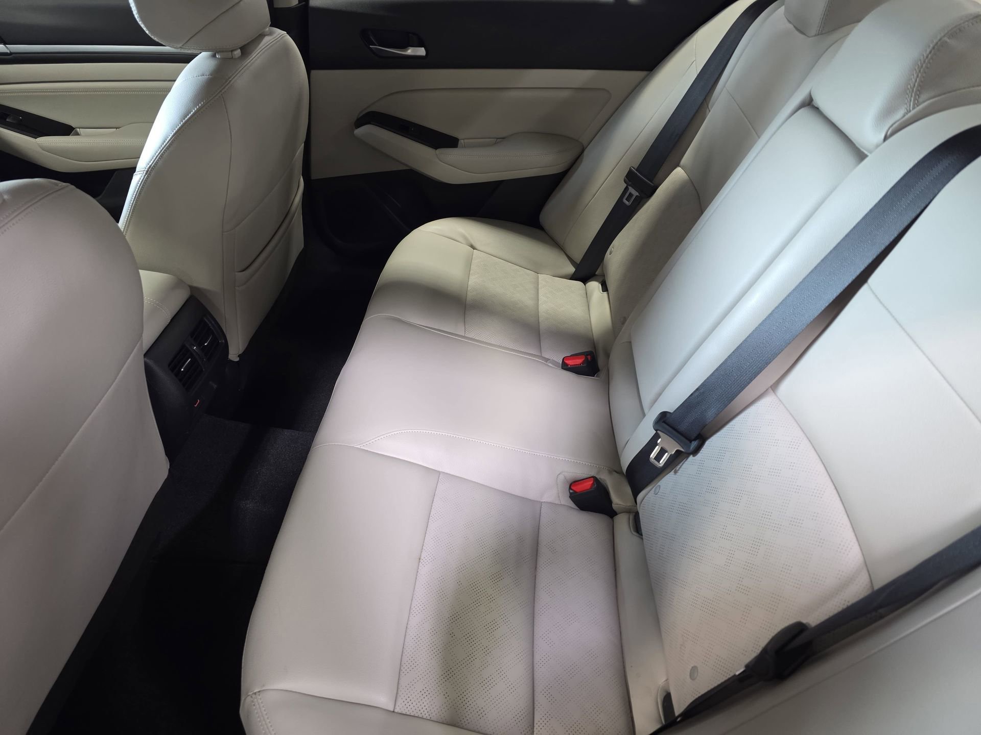 Used 2023 Nissan Altima 2.5 SL FWD image 14