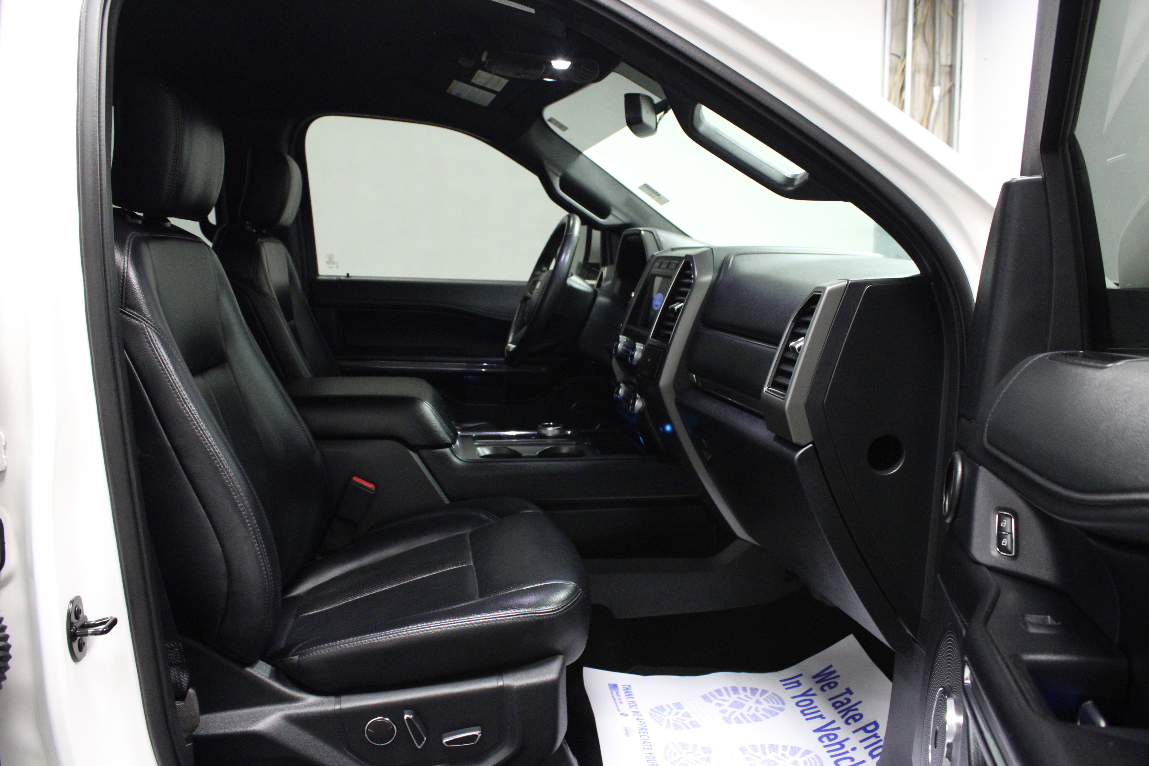 Used 2019 Ford Expedition XLT w/ Equipment Group 202A RWD image 17