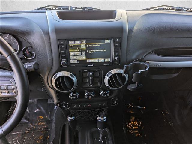 Used 2016 Jeep Wrangler Unlimited Rubicon w/ Connectivity Group AWD/4WD image 13