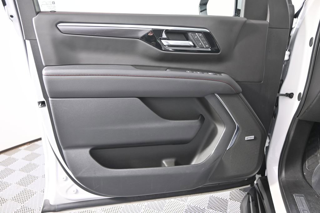 Used 2025 Chevrolet Tahoe RST w/ Comfort Package image 19