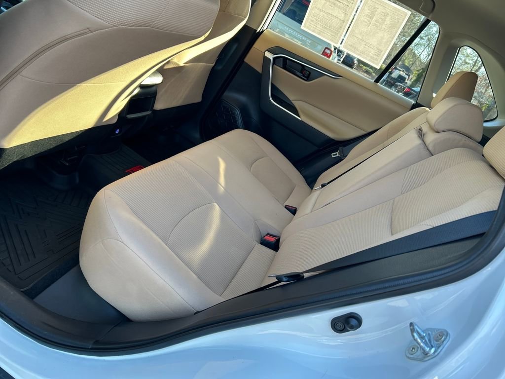 Used 2021 Toyota RAV4 LE image 25