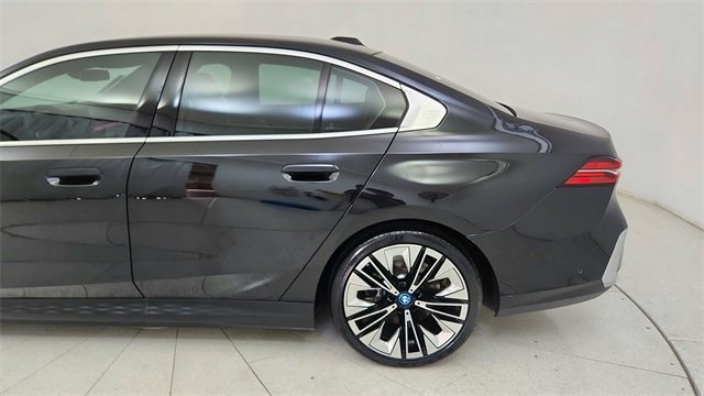 Used 2024 BMW i5 eDrive40i w/ Premium Package image 10