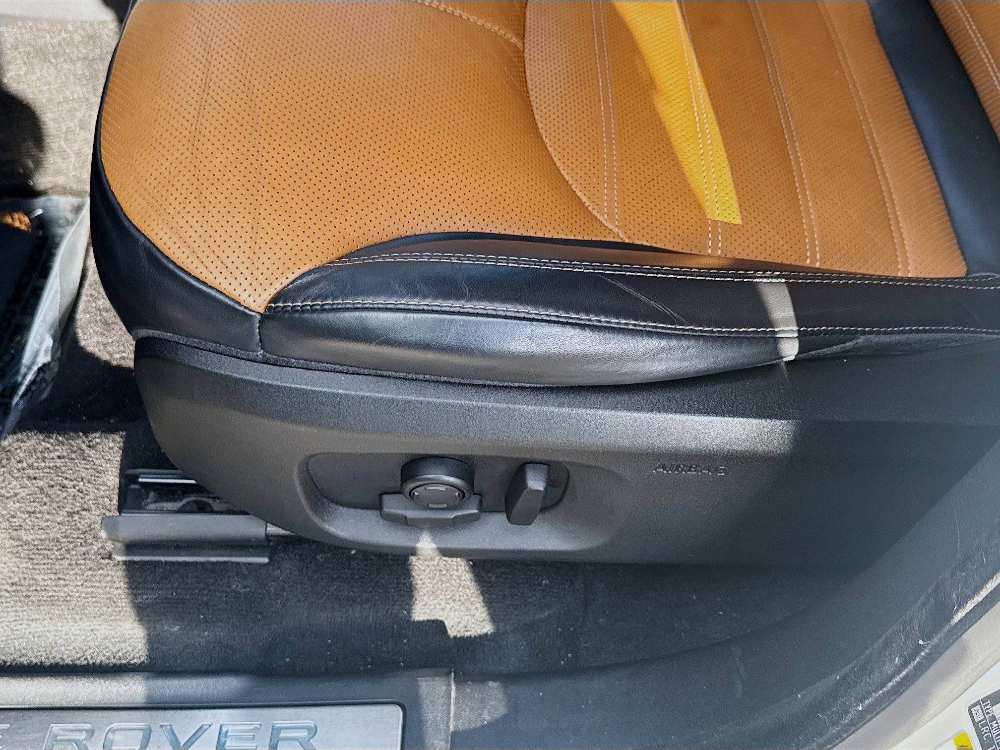 Used 2018 Land Rover Range Rover Evoque HSE Dynamic image 16