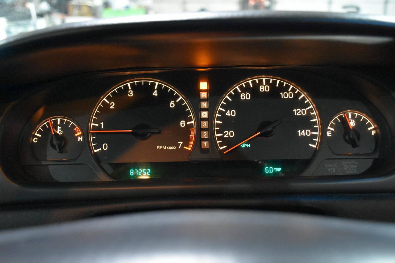 Used 2001 Cadillac Eldorado Touring FWD image 36