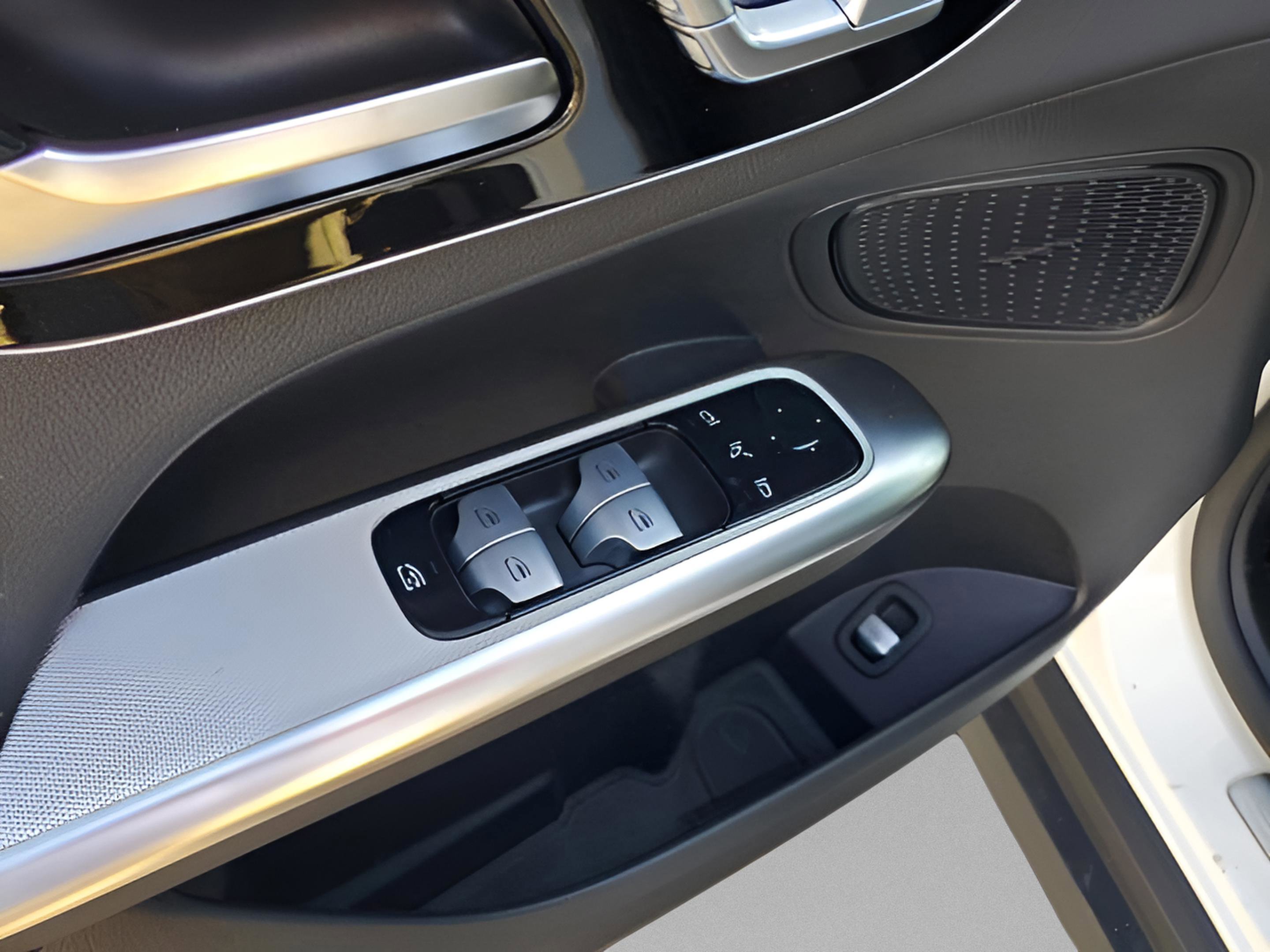 Certified 2025 Mercedes-Benz GLC 300 300 image 14