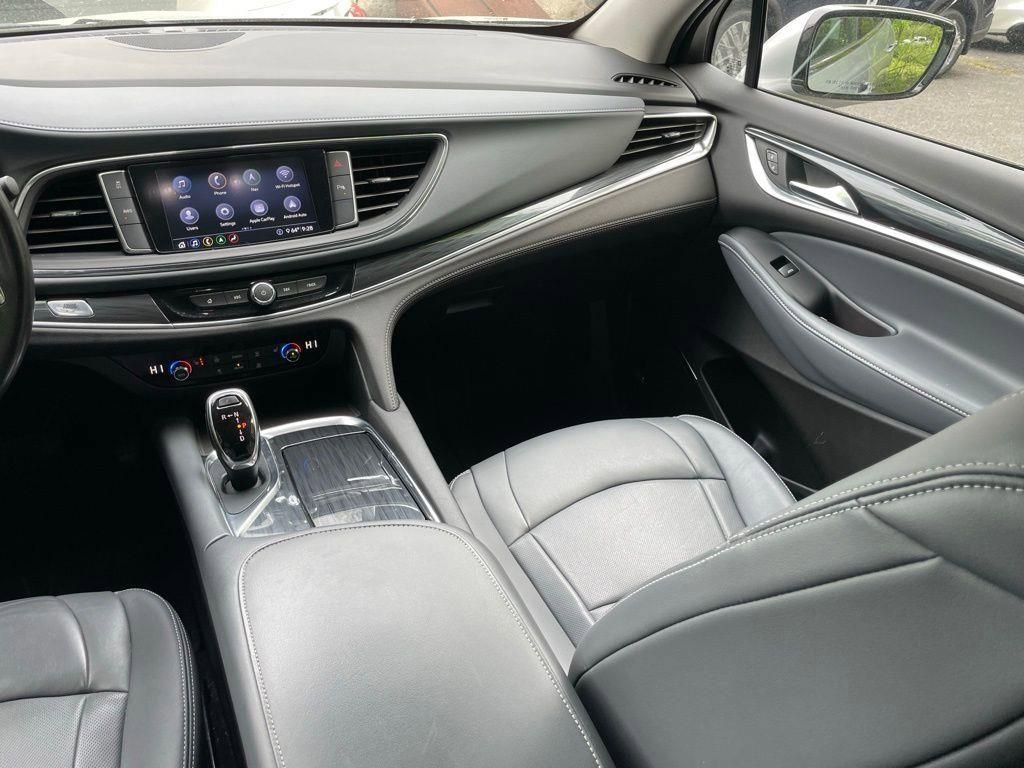 Used 2021 Buick Enclave Essence w/ Sport Touring Edition AWD/4WD image 9
