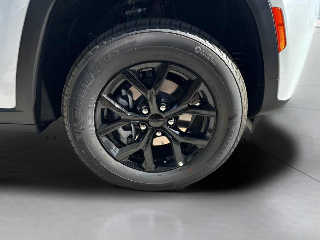 New 2026 Jeep Grand Cherokee Altitude RWD image 15