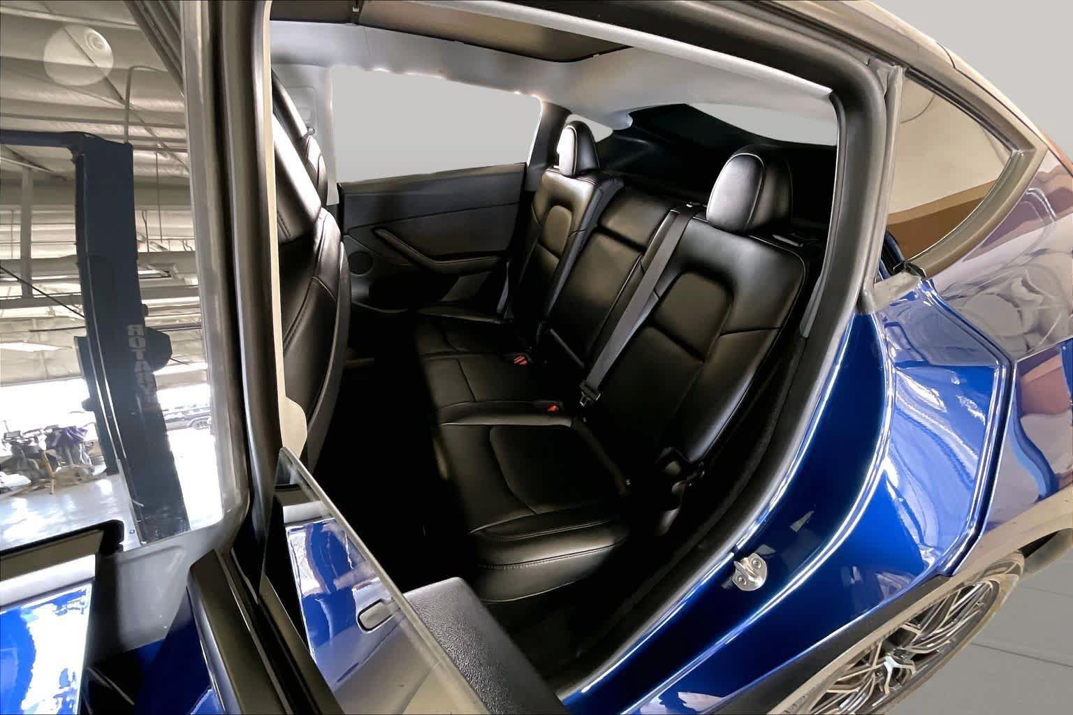 Used 2023 Tesla Model Y AWD image 18