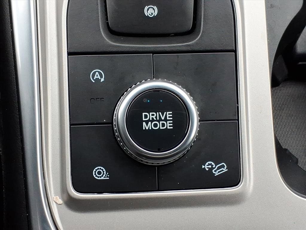 Used 2023 Ford Explorer XLT w/ Equipment Group 202A image 20