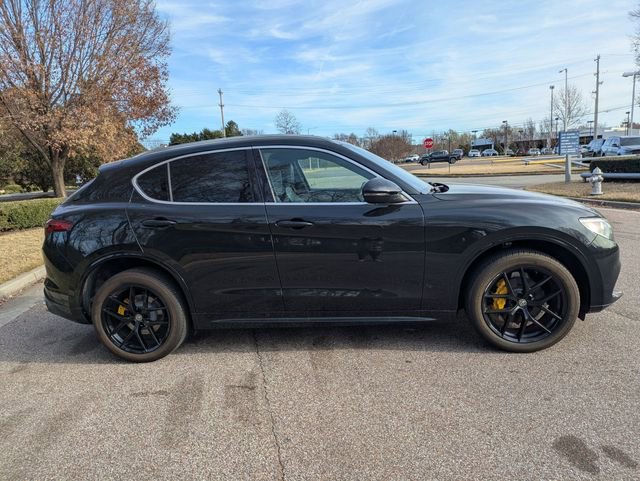 Used 2021 Alfa Romeo Stelvio Ti w/ Active Assist 2 Package TI AWD/4WD image 9