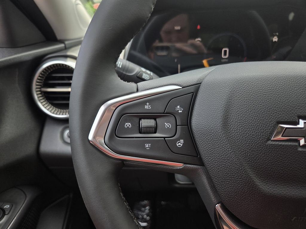 New 2026 Chevrolet Trax ACTIV w/ Sunroof Package FWD image 26