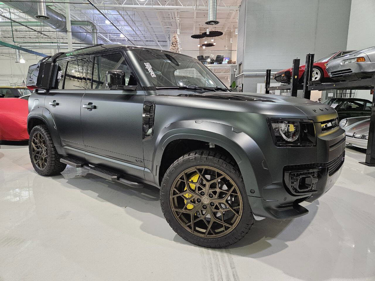 Used 2025 Land Rover Defender 110 V8 image 11