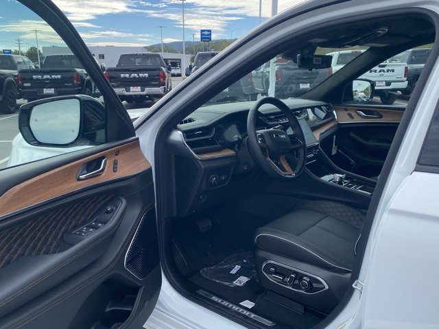 New 2025 Jeep Grand Cherokee L Summit image 15