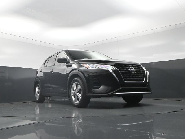 Certified 2025 Nissan Kicks Play S FWD image 33