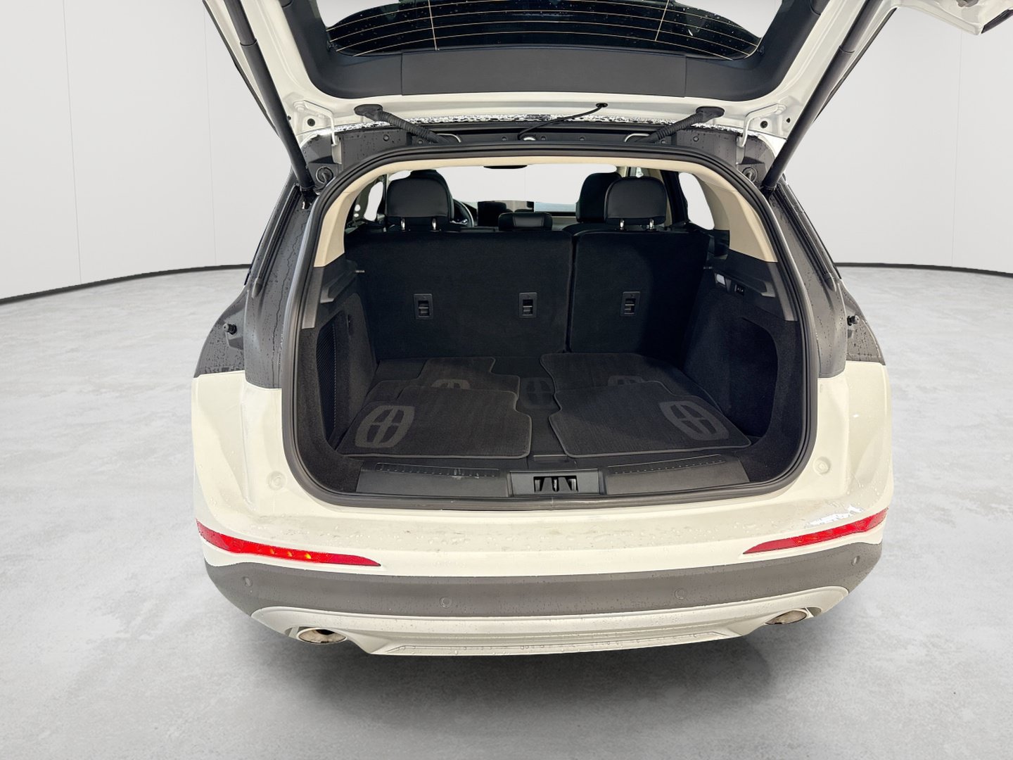 New 2026 Lincoln Corsair Reserve FWD image 28