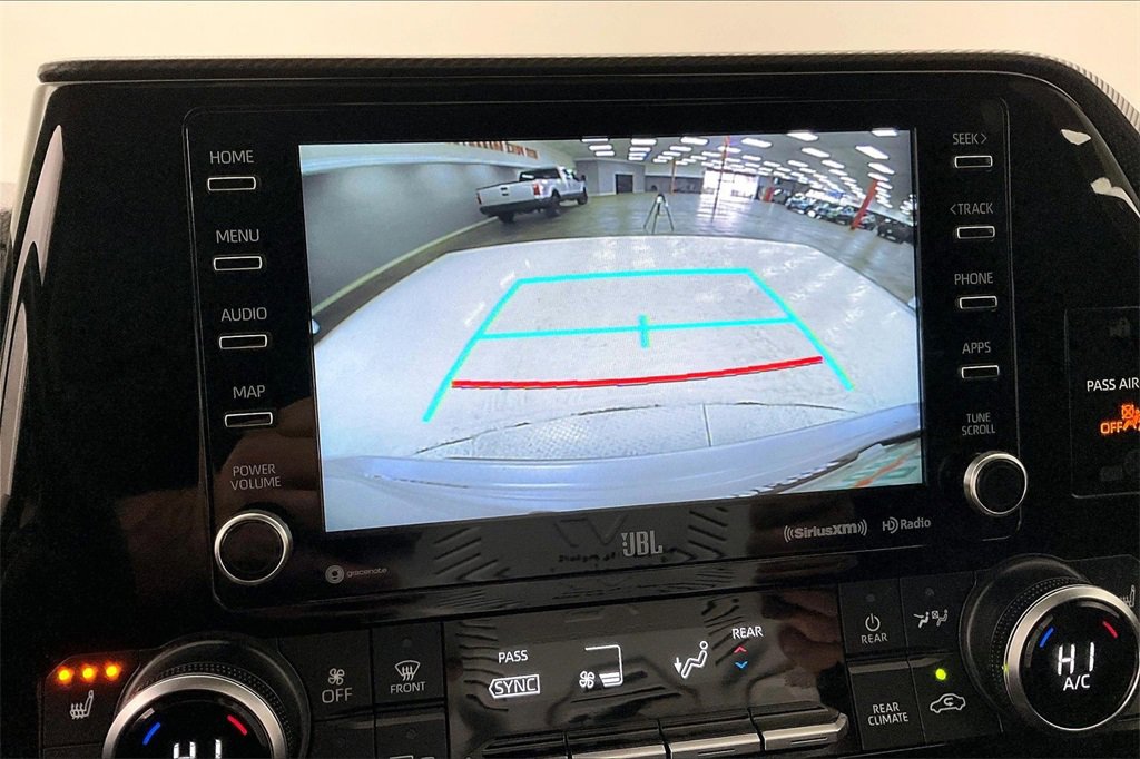 Used 2022 Toyota Highlander XSE image 13