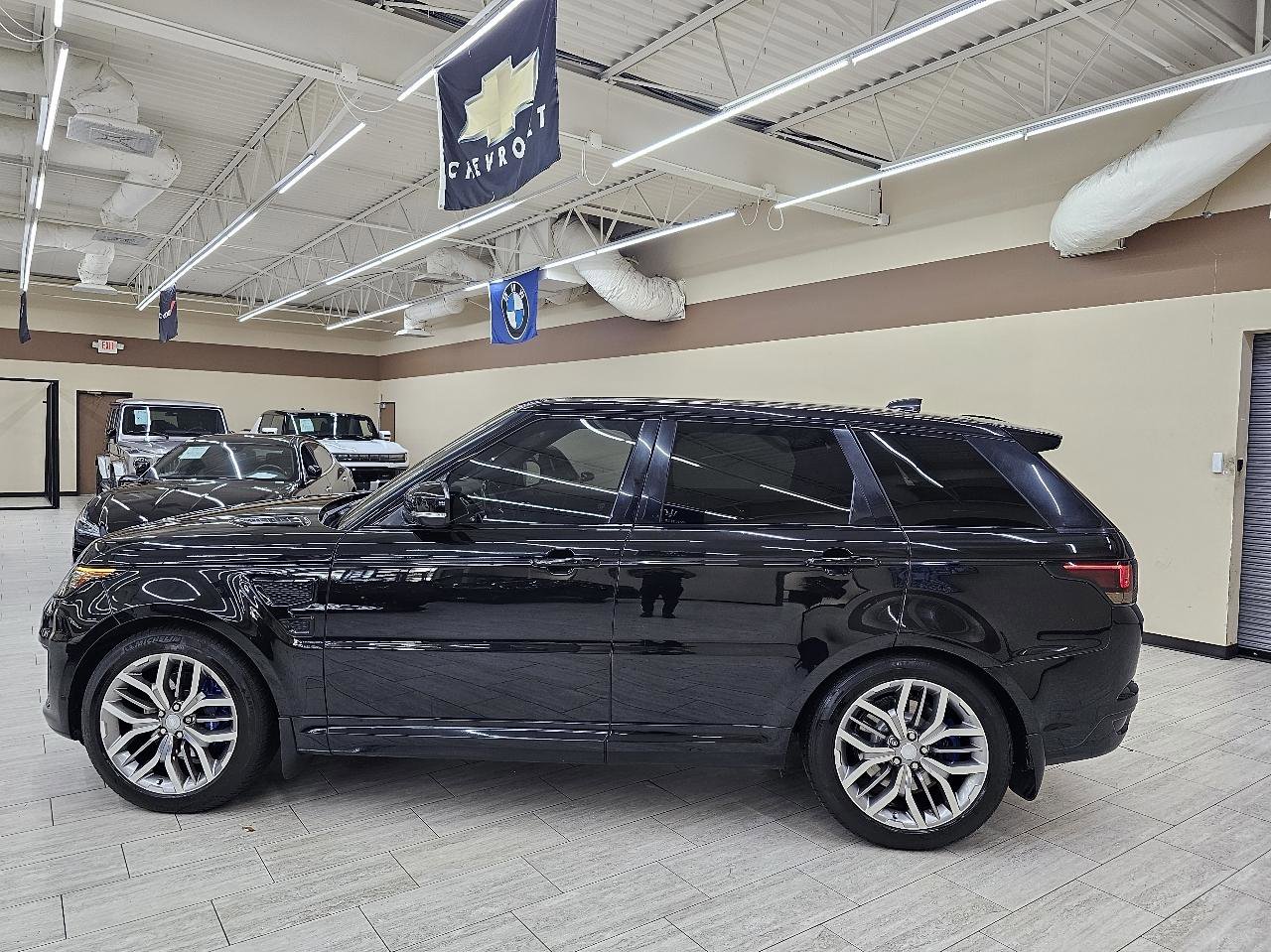Used 2017 Land Rover Range Rover Sport SVR AWD/4WD image 10