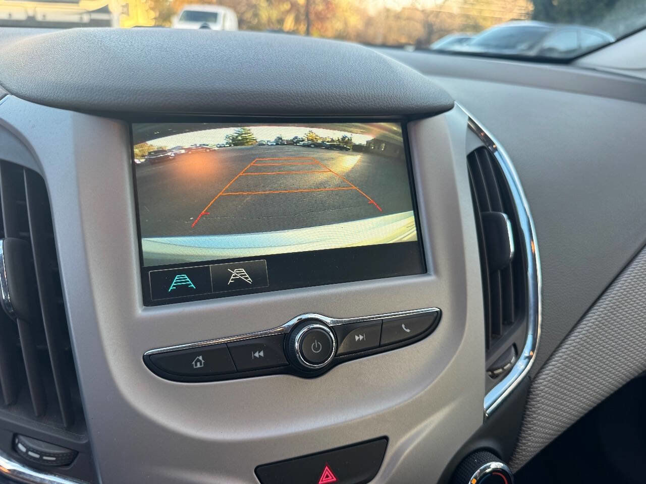 Used 2018 Chevrolet Cruze LS image 11