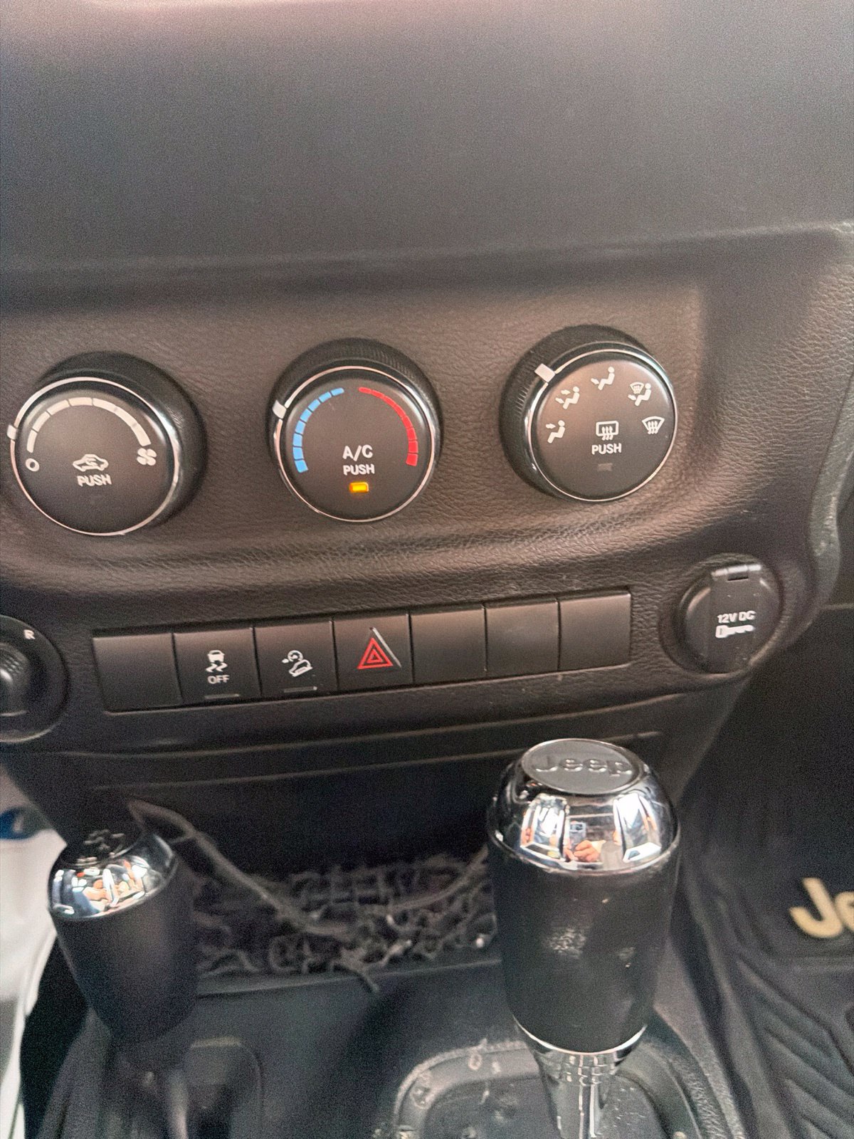 Used 2017 Jeep Wrangler Sport w/ Quick Order Package 24S AWD/4WD image 14