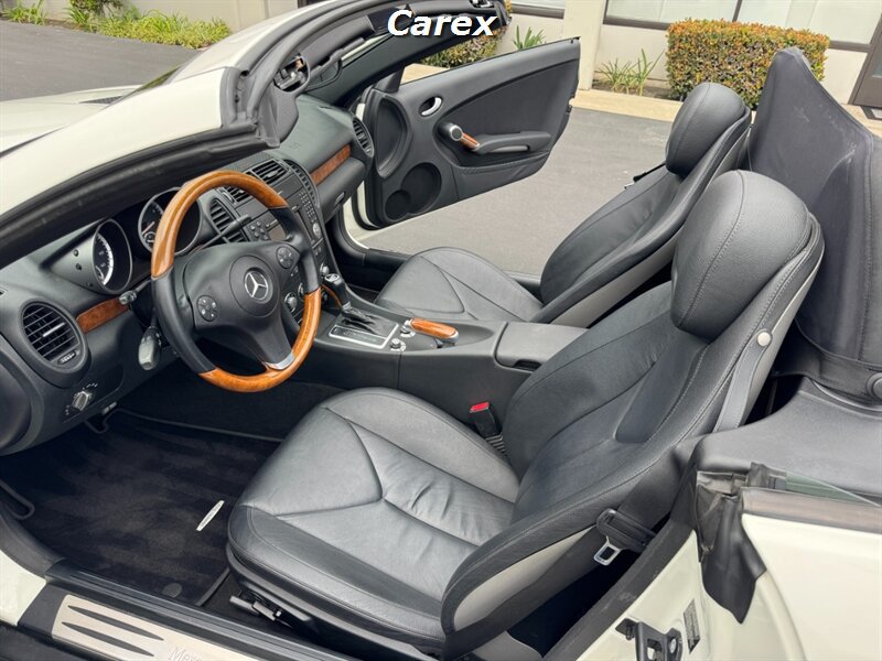 Used 2010 Mercedes-Benz SLK 350 image 21