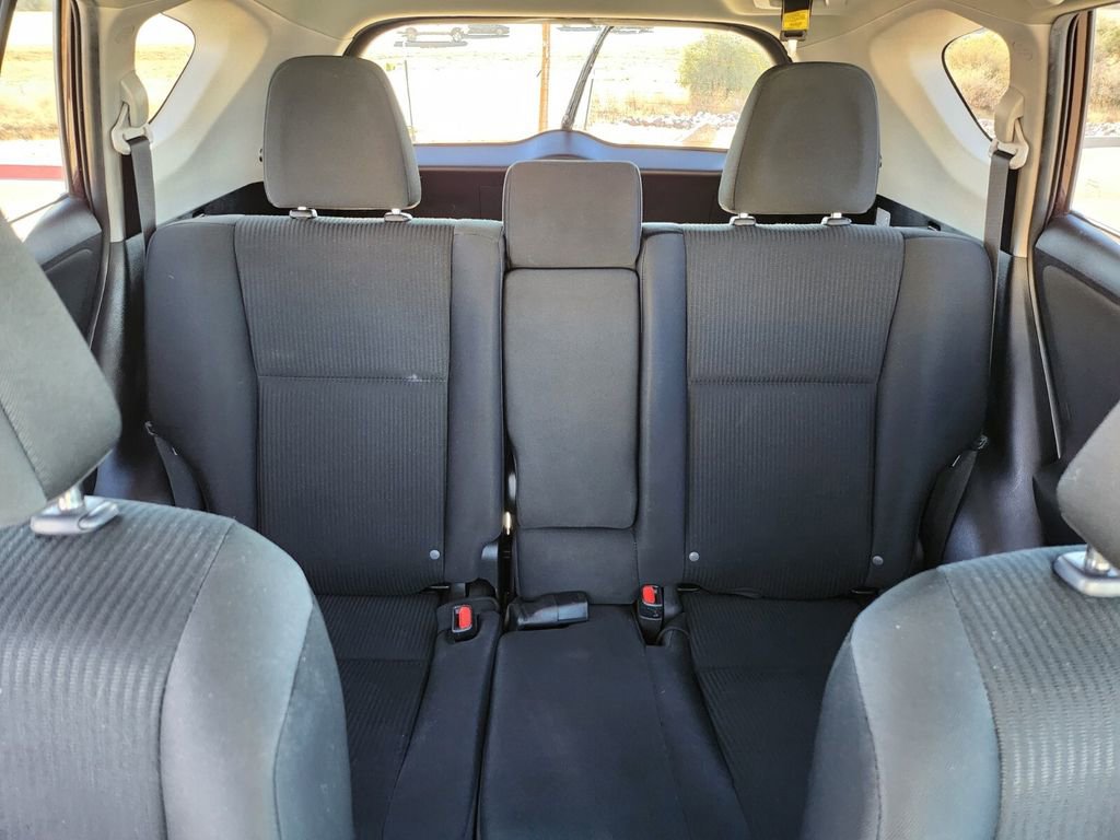 Used 2018 Toyota RAV4 LE image 22