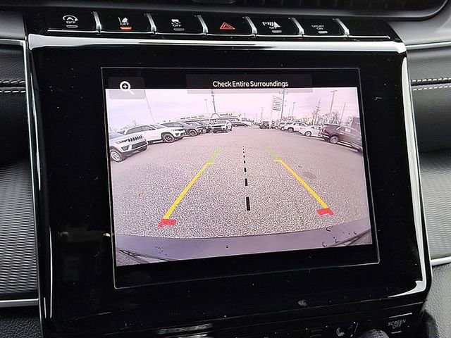 Used 2025 Jeep Grand Cherokee L Altitude image 13