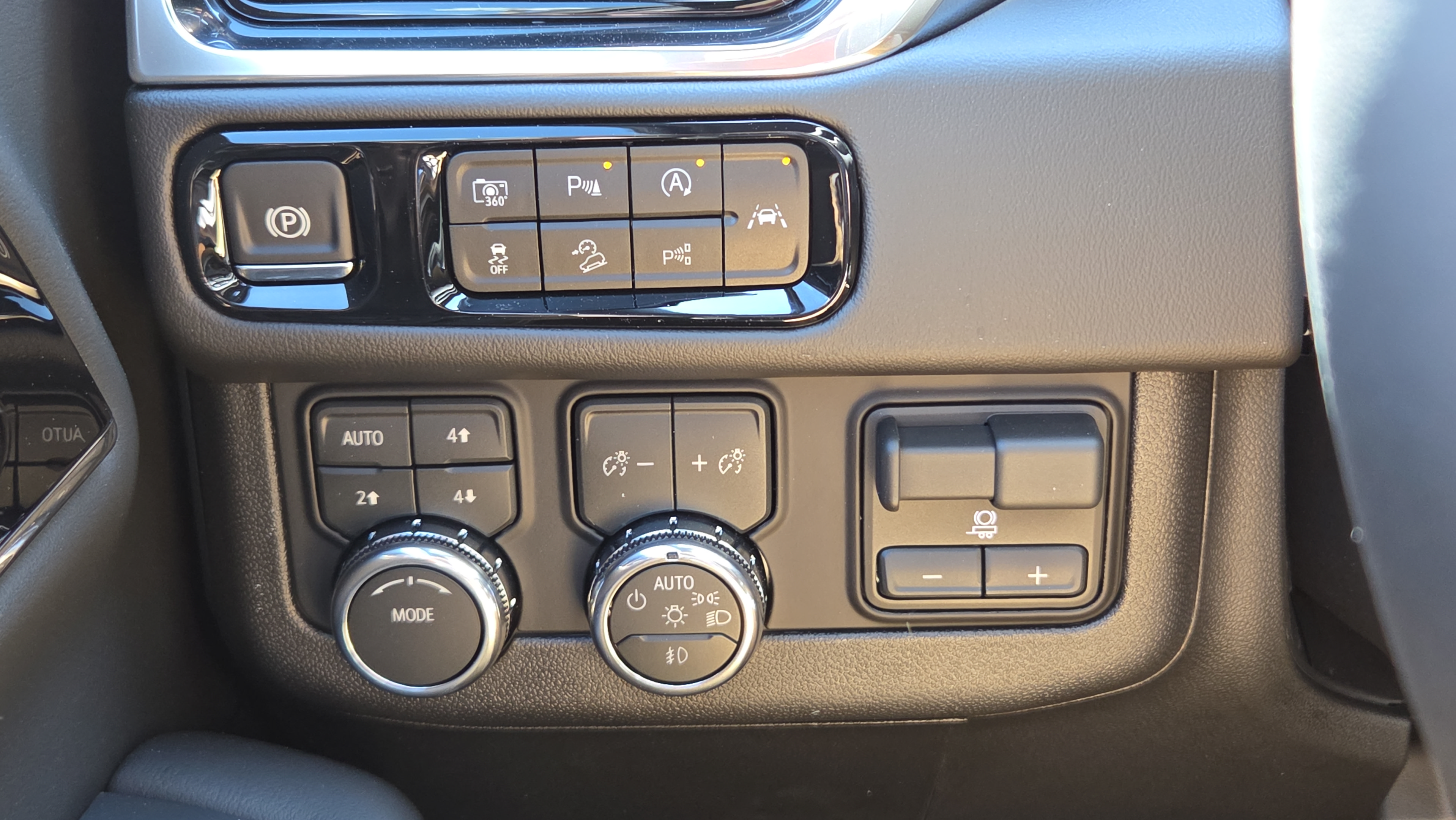 New 2026 GMC Yukon XL Elevation AWD/4WD image 11