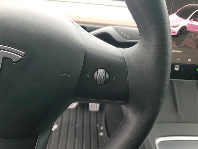 Used 2023 Tesla Model Y Performance image 14