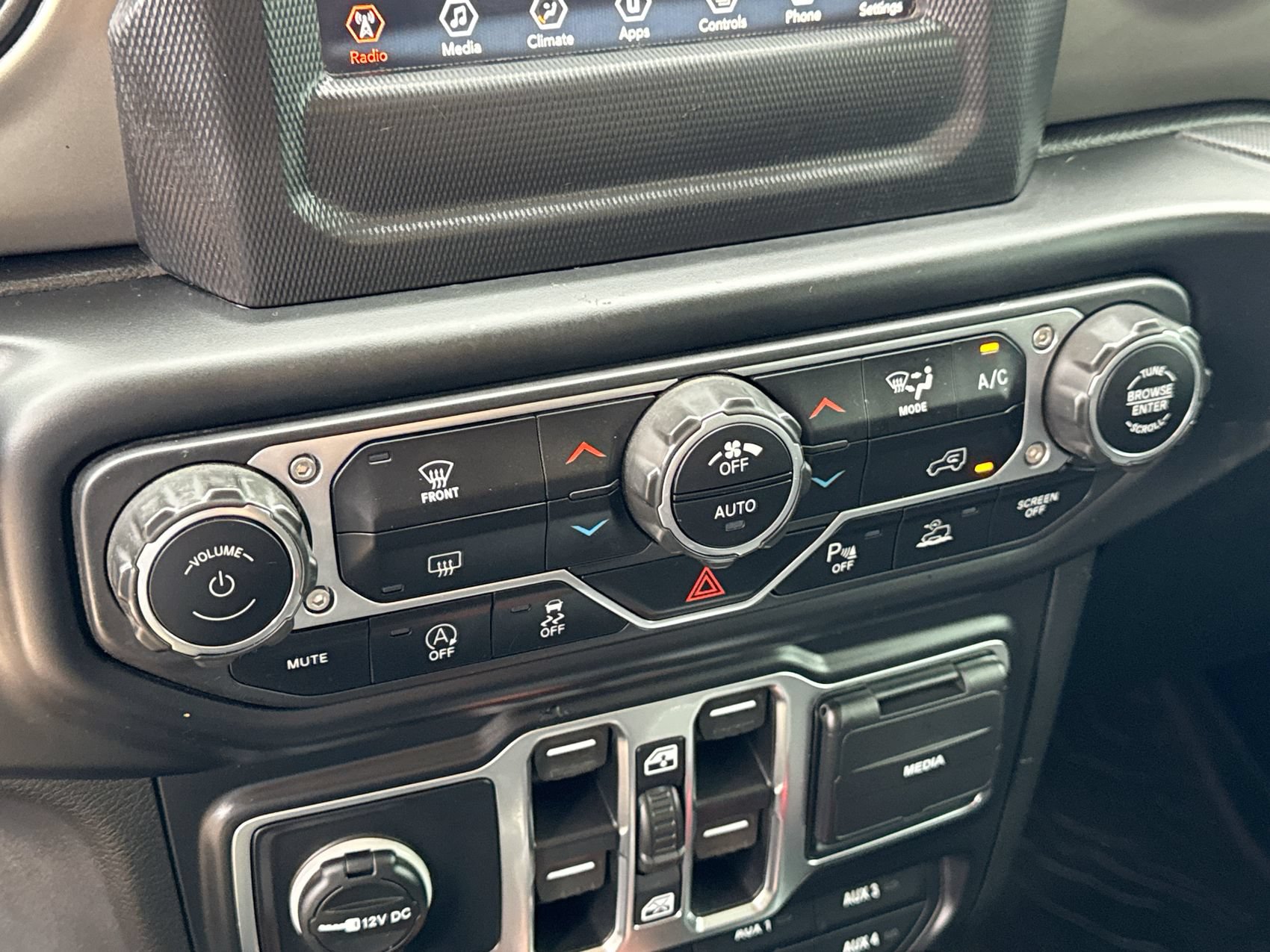 Used 2021 Jeep Gladiator Sport AWD/4WD image 18