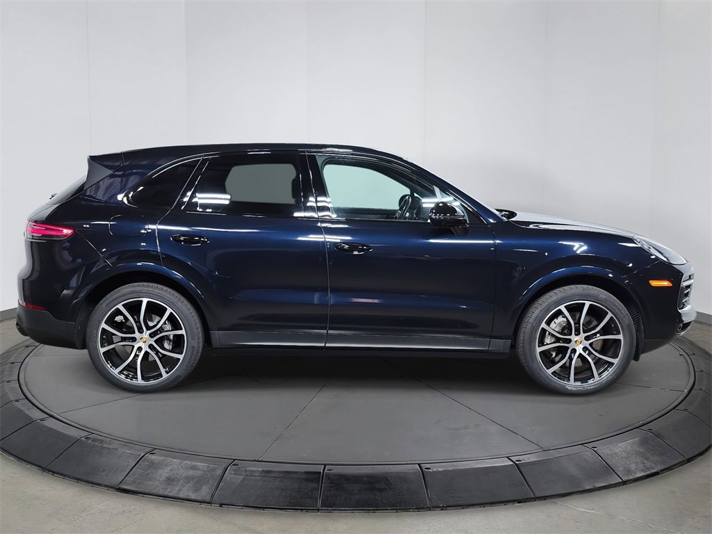 Used 2023 Porsche Cayenne Platinum Edition image 8
