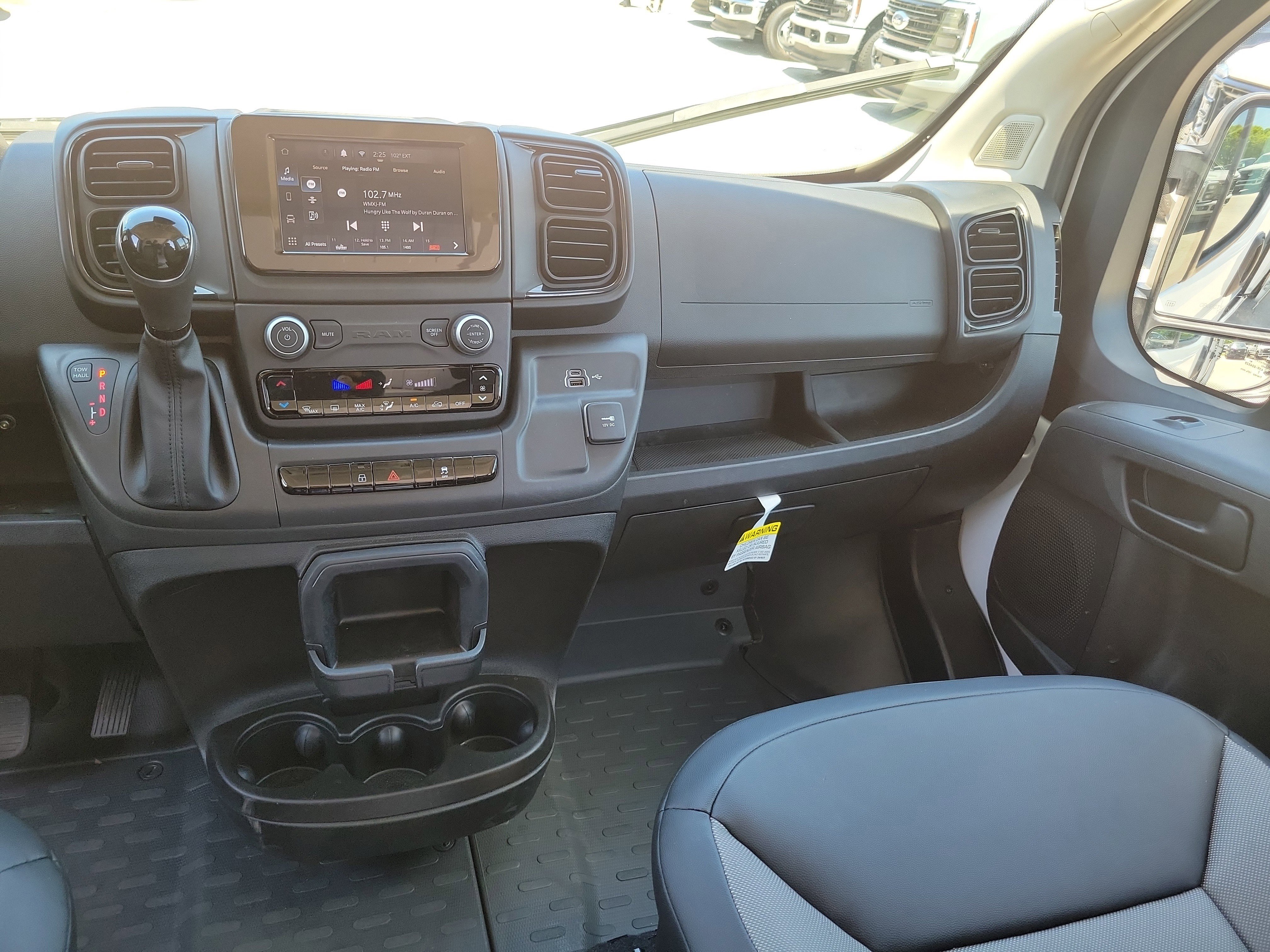 Used 2026 RAM ProMaster 2500 w/ Convenience Group FWD image 17
