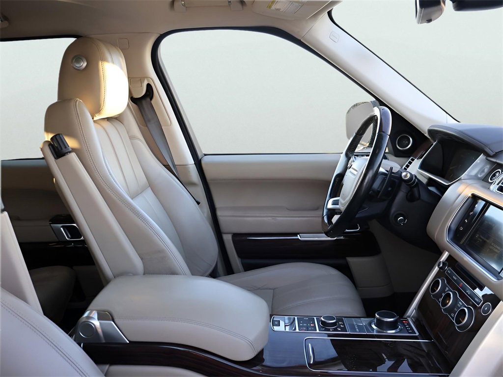 Used 2016 Land Rover Range Rover HSE image 9