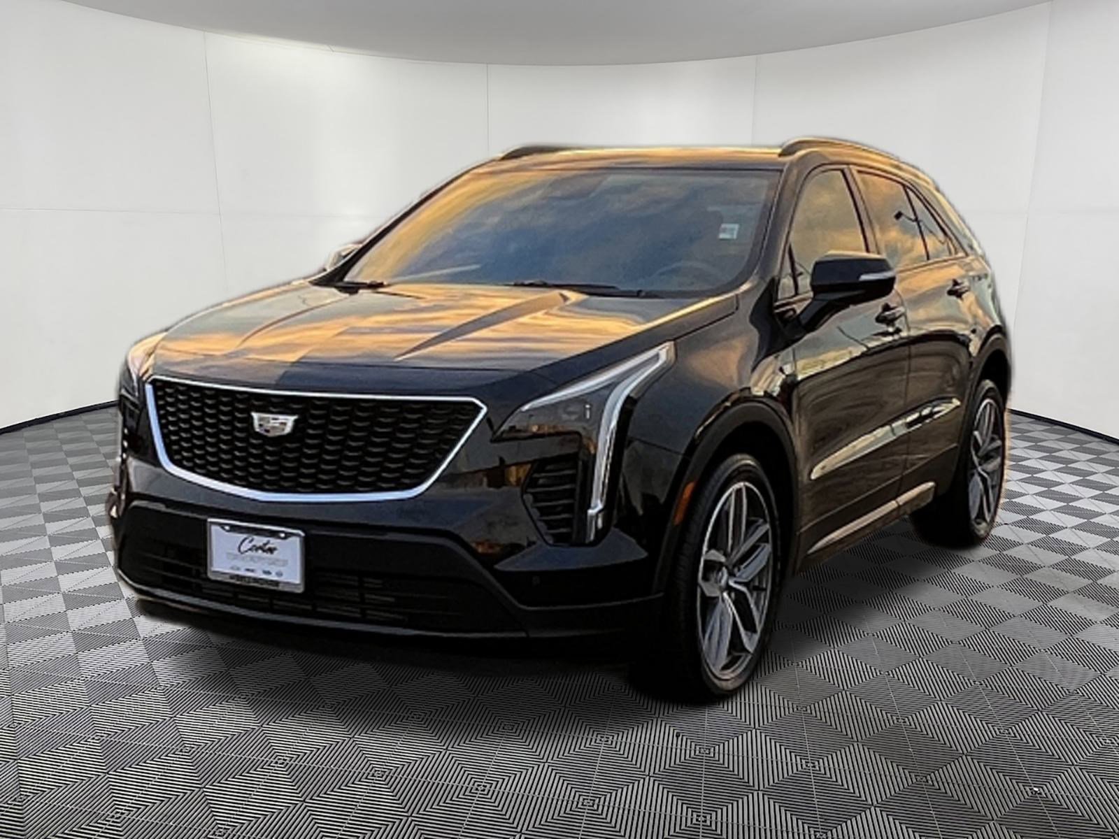 Used 2023 Cadillac XT4 Sport image 3