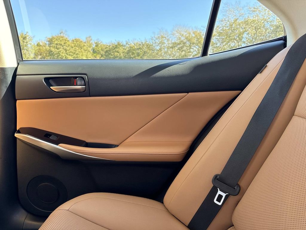 Used 2017 Lexus IS 200t image 14