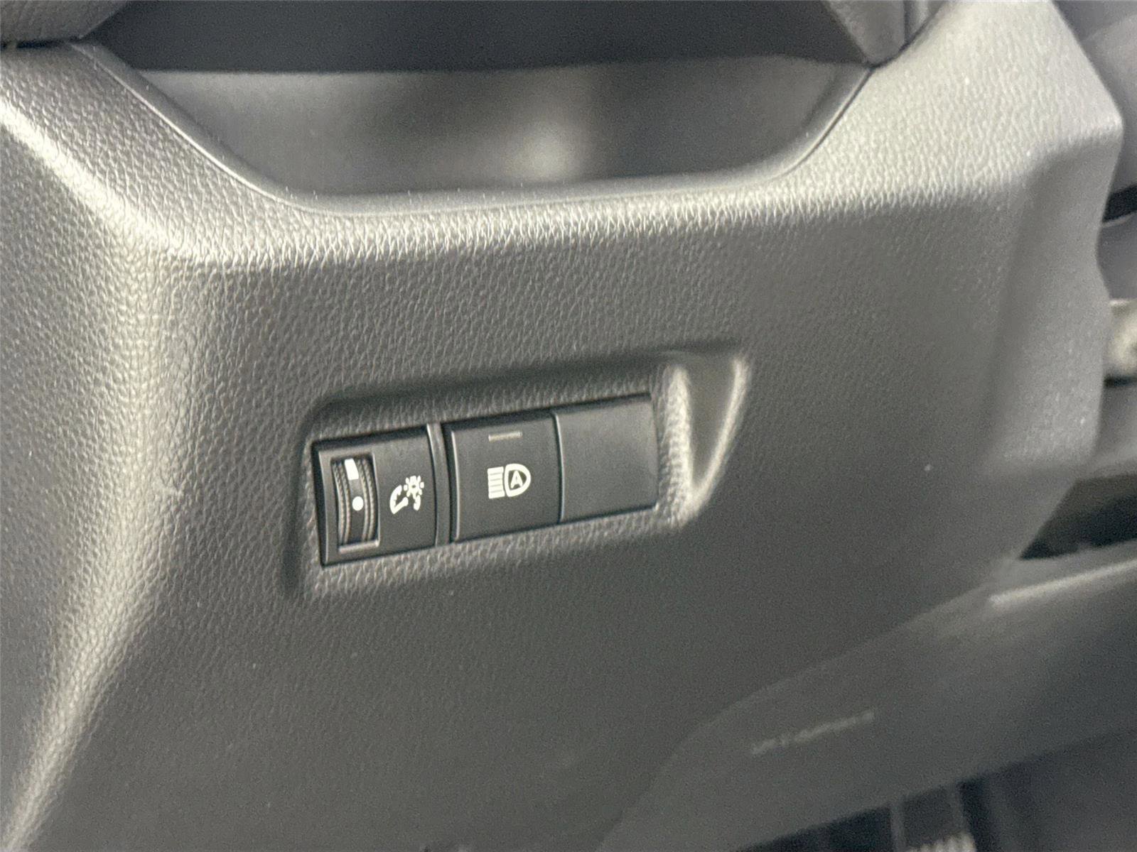 Certified 2022 Toyota RAV4 SE image 14