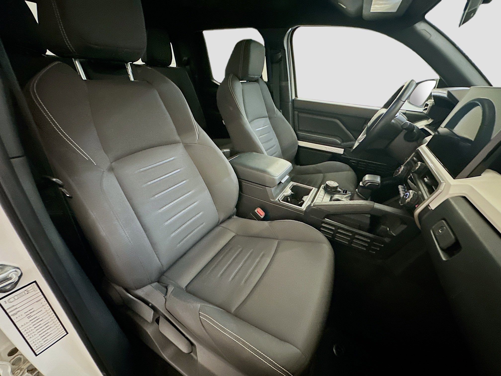 Used 2024 Toyota Tacoma TRD Off-Road image 32