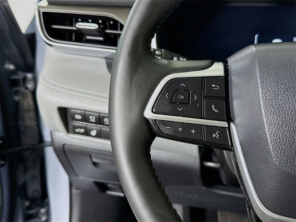 Used 2023 Toyota Highlander Limited image 20