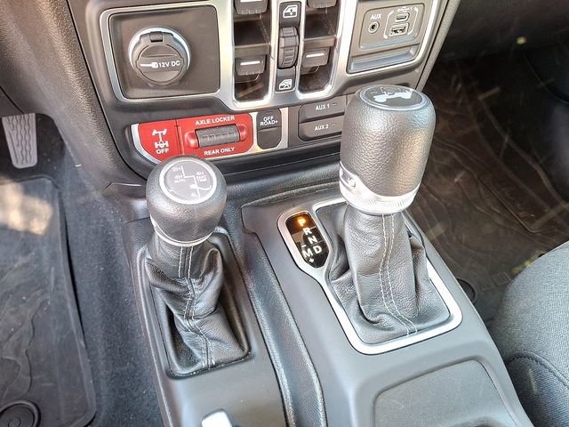 Used 2024 Jeep Wrangler Unlimited image 11