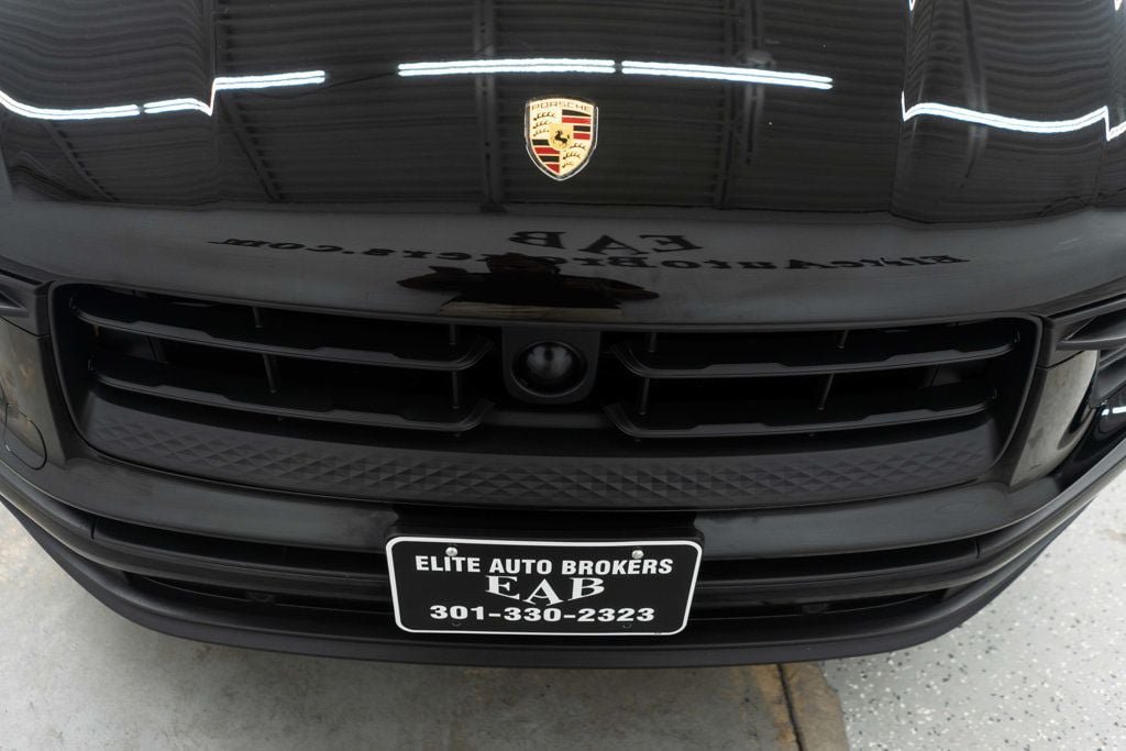 Used 2023 Porsche Macan AWD/4WD image 39