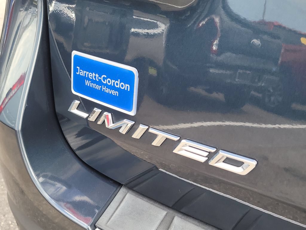 Used 2022 Ford Explorer Limited w/ Equipment Group 301A RWD image 6