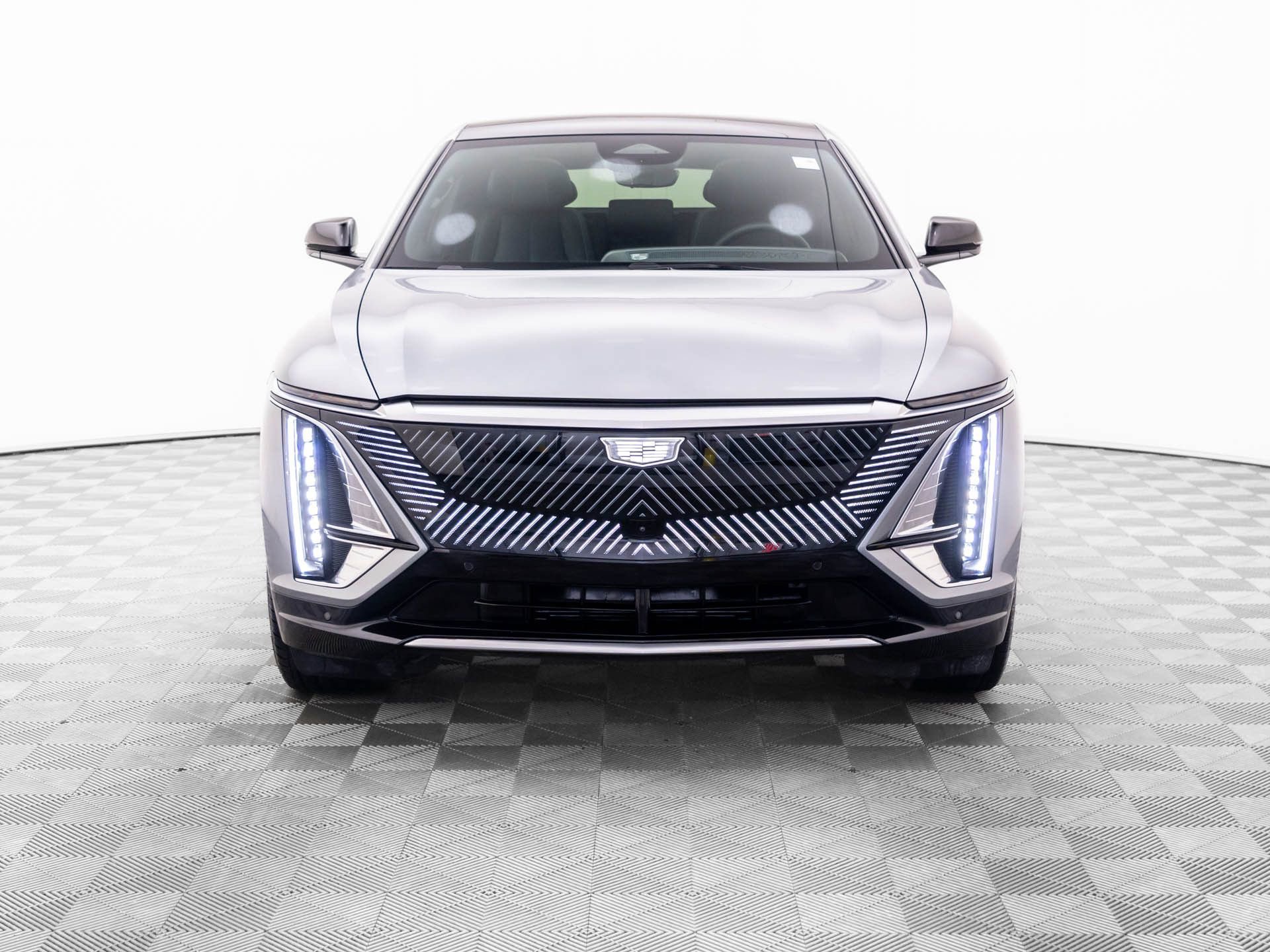 Certified 2025 Cadillac Lyriq Luxury w/ LPO, Floor Liner Package AWD/4WD image 10