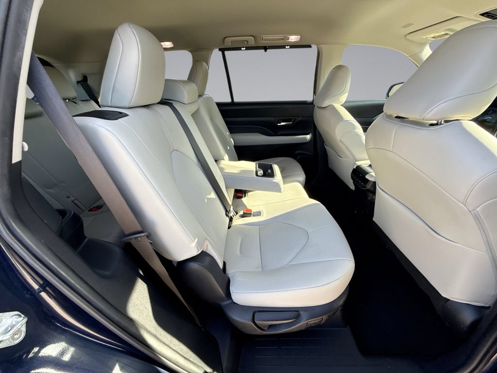 Used 2024 Toyota Grand Highlander FWD image 17