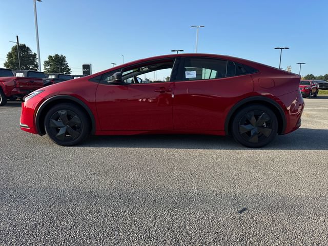 New 2027 Toyota Prius LE FWD image 3