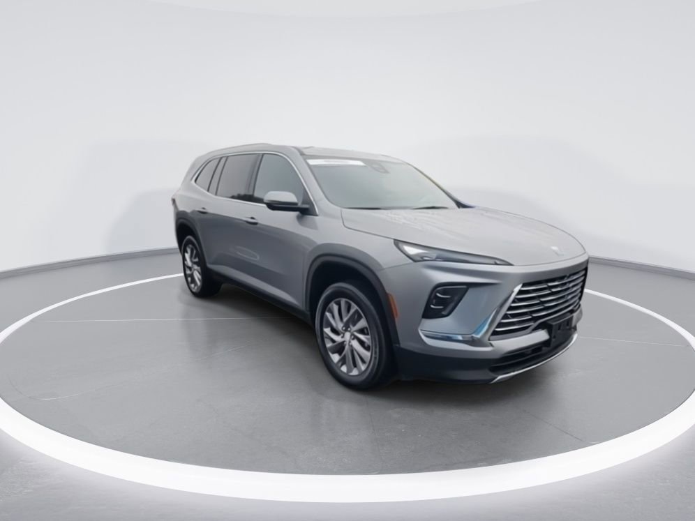 Used 2025 Buick Enclave Preferred AWD/4WD image 2