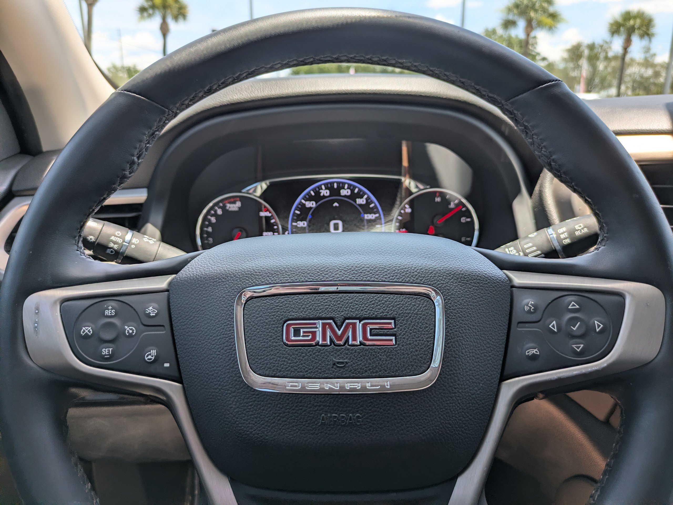 Used 2023 GMC Acadia Denali w/ Denali Ultimate Package AWD/4WD image 31