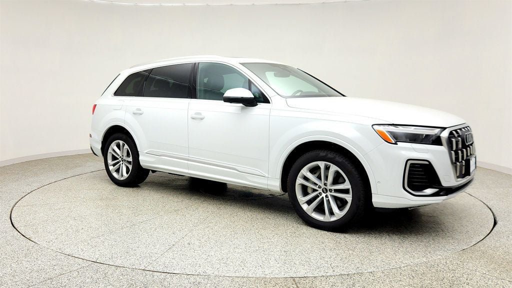 Used 2025 Audi Q7 3.0T Premium Plus AWD/4WD image 3